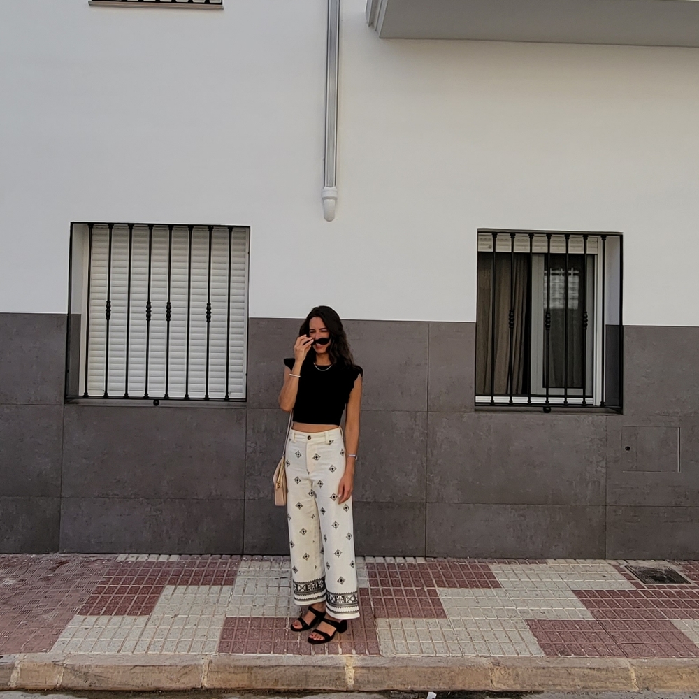 Meet your Posher, Alba